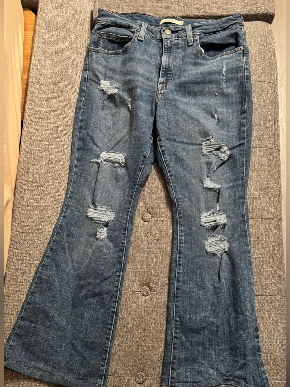 Levi's Ripped Skinny Jeans in Faded Blue